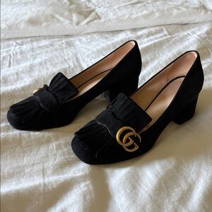 Gucci Women's Black Pumps with Gold Detail